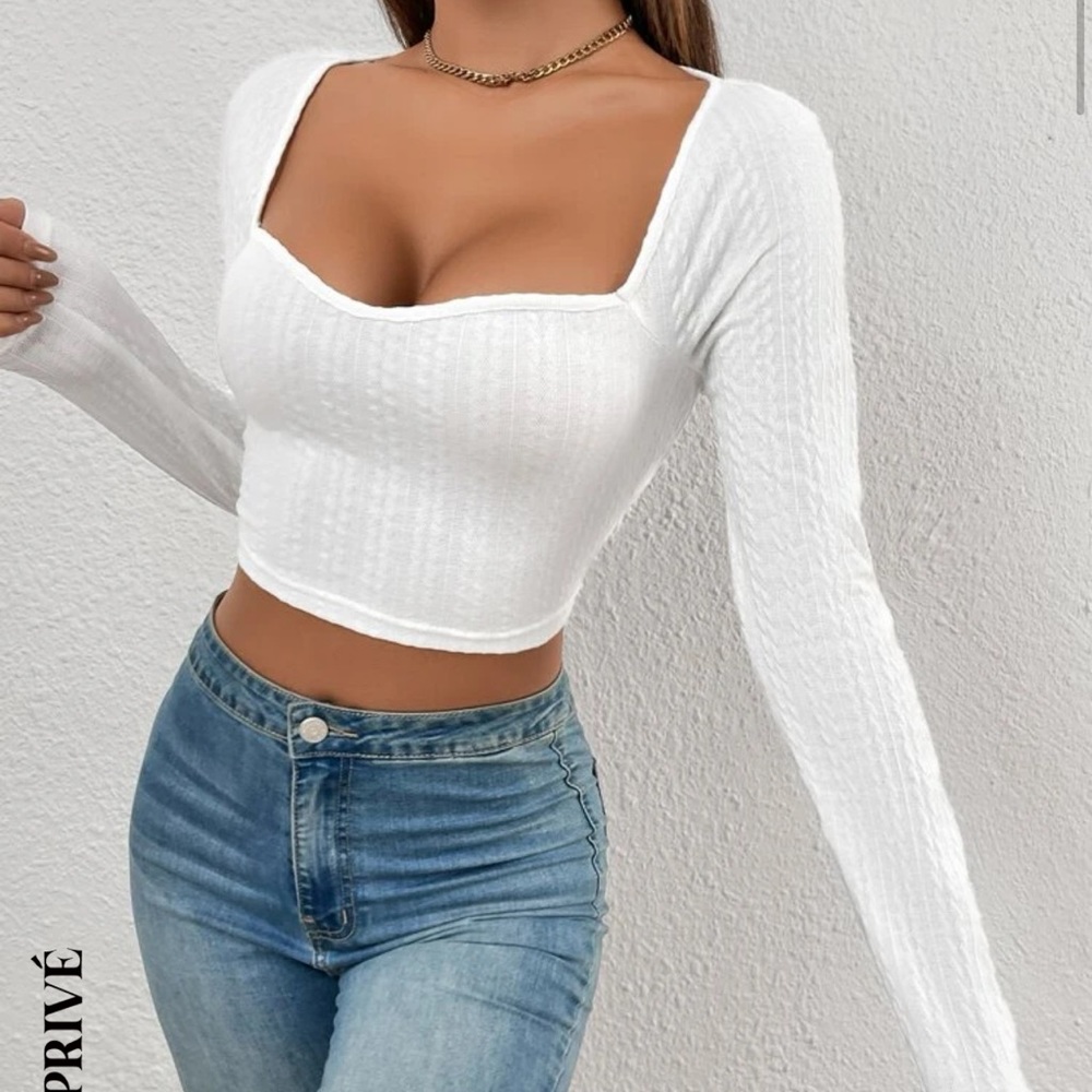 SHEIN Privé Solid Sweetheart Neck Crop Tee